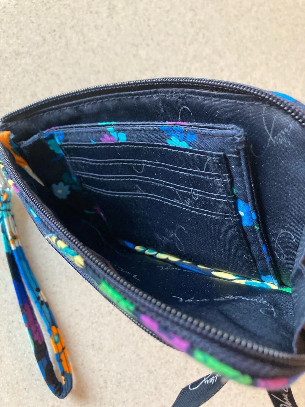 NWOT Vera Bradley Zip Around Wristlet Wallet Midnight Blues